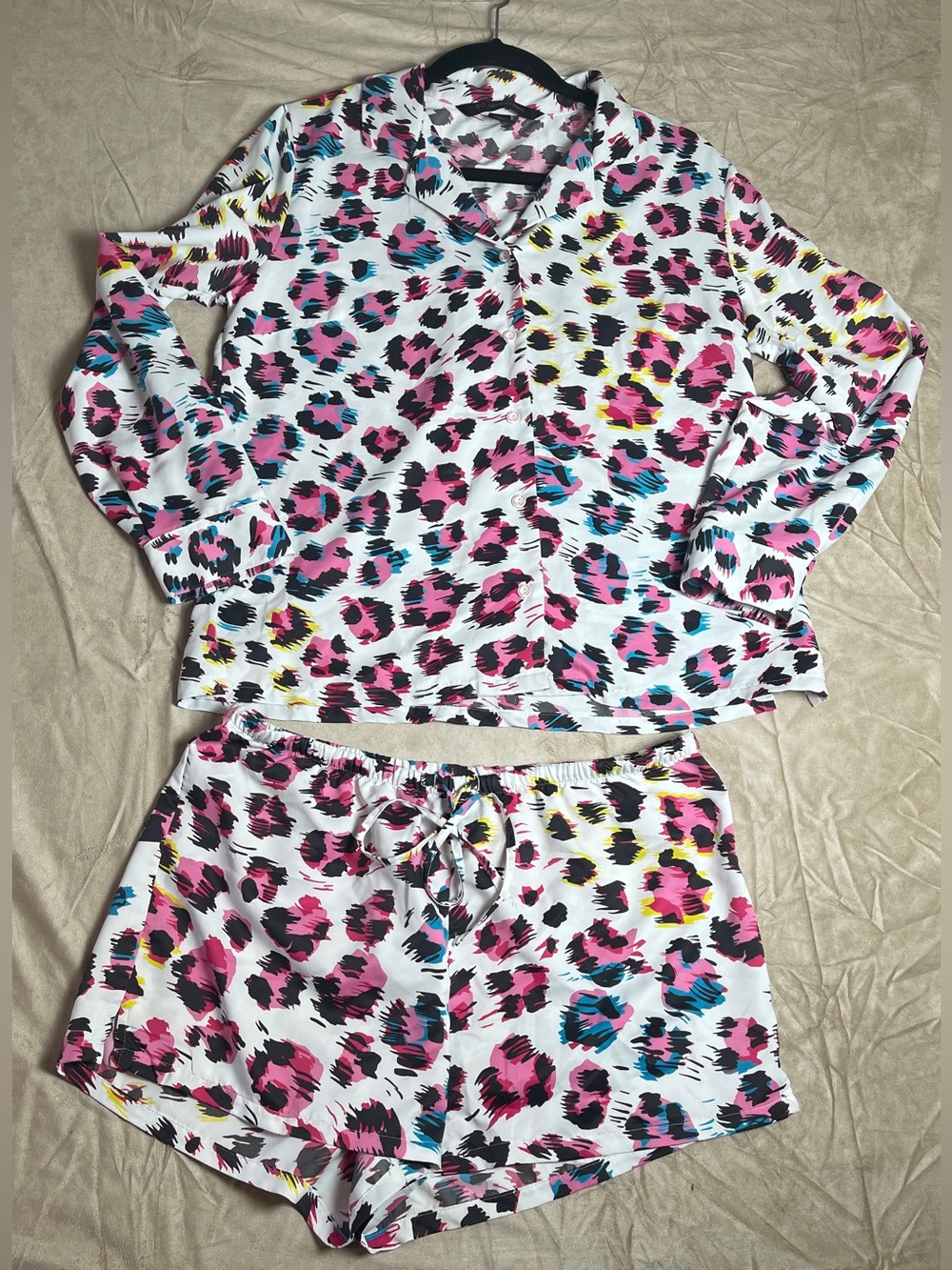 Victoria's Secret short sleep set womans size small Colorful leopard print